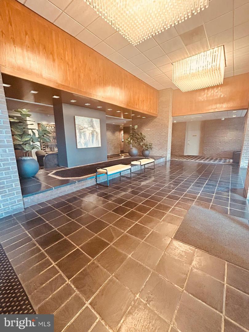1800 OLD MEADOW RD #1412, MCLEAN, Virginia 22102, 1 Bedroom Bedrooms, 2 Rooms Rooms,1 BathroomBathrooms,Residential,For sale,1800 OLD MEADOW RD #1412,VAFX2261430 MLS # VAFX2261430