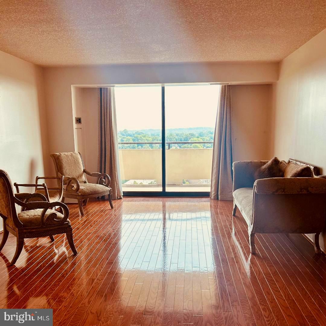 1800 OLD MEADOW RD #1412, MCLEAN, Virginia 22102, 1 Bedroom Bedrooms, 2 Rooms Rooms,1 BathroomBathrooms,Residential,For sale,1800 OLD MEADOW RD #1412,VAFX2261430 MLS # VAFX2261430