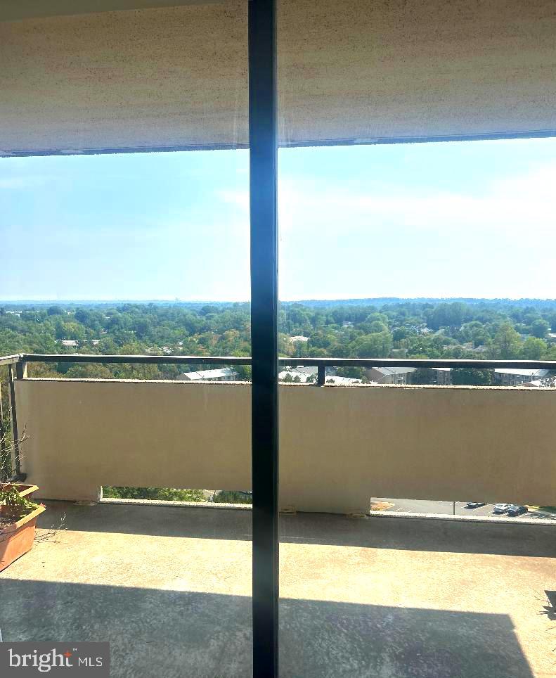 1800 OLD MEADOW RD #1412, MCLEAN, Virginia 22102, 1 Bedroom Bedrooms, 2 Rooms Rooms,1 BathroomBathrooms,Residential,For sale,1800 OLD MEADOW RD #1412,VAFX2261430 MLS # VAFX2261430