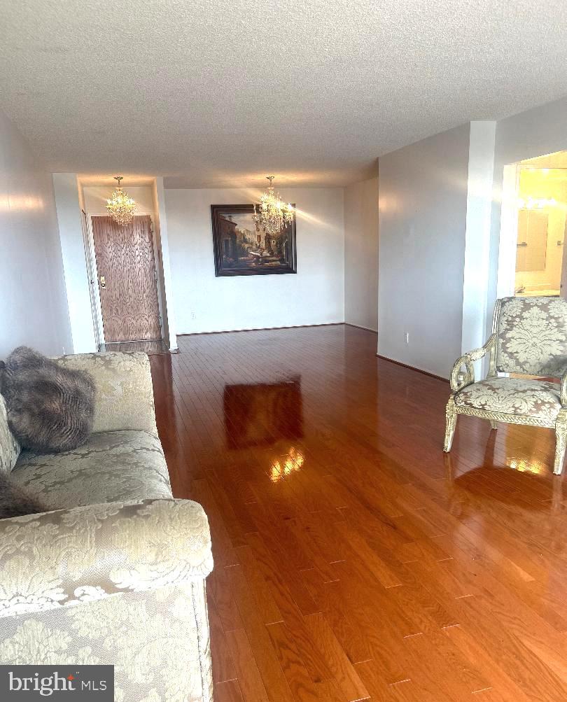 1800 OLD MEADOW RD #1412, MCLEAN, Virginia 22102, 1 Bedroom Bedrooms, 2 Rooms Rooms,1 BathroomBathrooms,Residential,For sale,1800 OLD MEADOW RD #1412,VAFX2261430 MLS # VAFX2261430