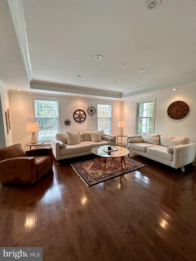 10030 GLENCROFT CT, VIENNA, Virginia 22181, 4 Bedrooms Bedrooms, ,3 BathroomsBathrooms,Residential,For sale,10030 GLENCROFT CT,VAFX2263136 MLS # VAFX2263136