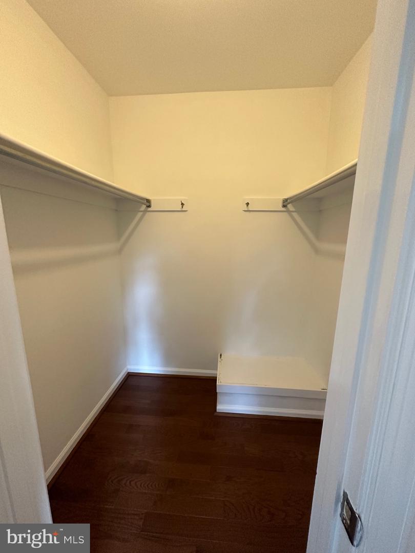 10030 GLENCROFT CT, VIENNA, Virginia 22181, 4 Bedrooms Bedrooms, ,3 BathroomsBathrooms,Residential,For sale,10030 GLENCROFT CT,VAFX2263136 MLS # VAFX2263136