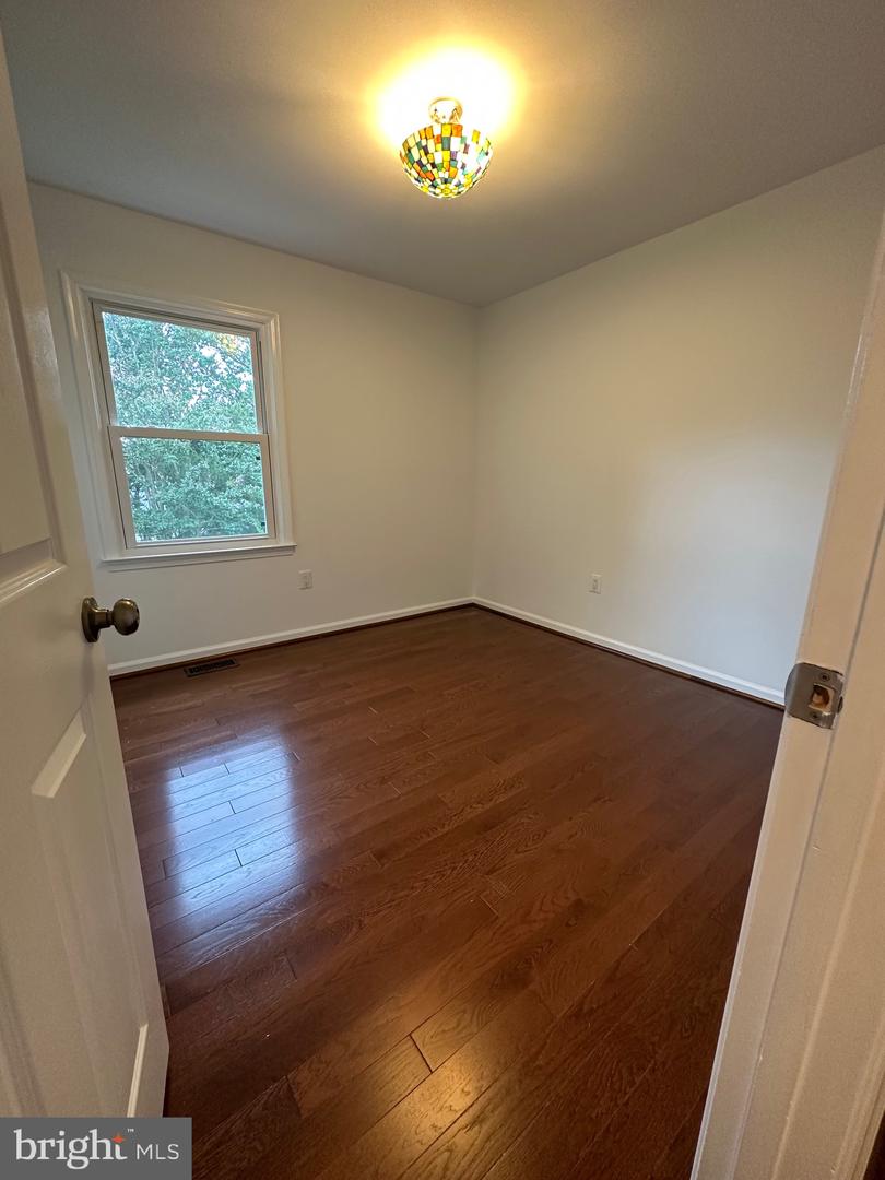 10030 GLENCROFT CT, VIENNA, Virginia 22181, 4 Bedrooms Bedrooms, ,3 BathroomsBathrooms,Residential,For sale,10030 GLENCROFT CT,VAFX2263136 MLS # VAFX2263136