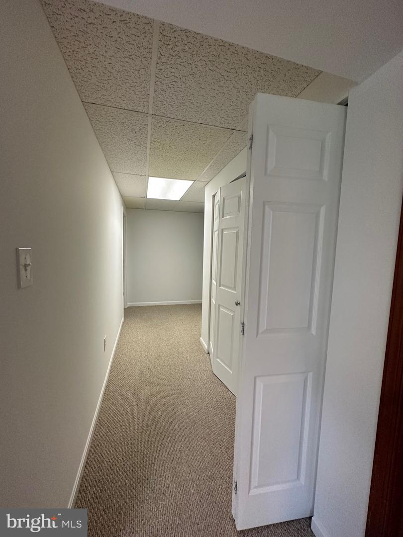 10030 GLENCROFT CT, VIENNA, Virginia 22181, 4 Bedrooms Bedrooms, ,3 BathroomsBathrooms,Residential,For sale,10030 GLENCROFT CT,VAFX2263136 MLS # VAFX2263136