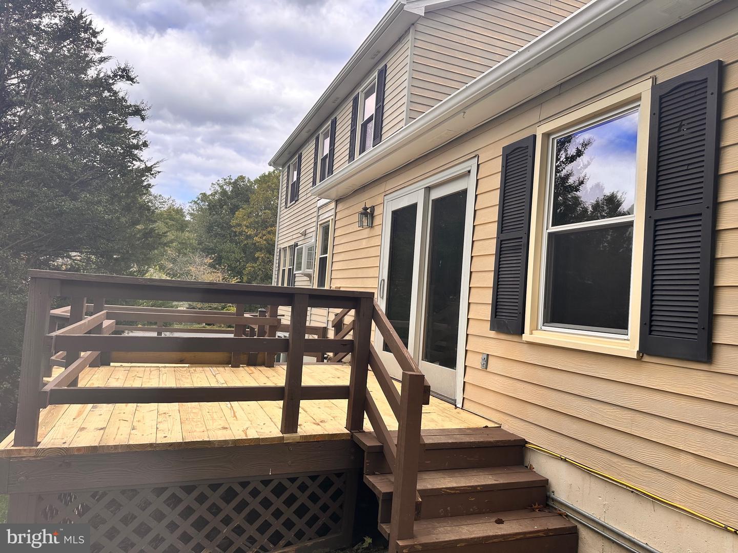 10030 GLENCROFT CT, VIENNA, Virginia 22181, 4 Bedrooms Bedrooms, ,3 BathroomsBathrooms,Residential,For sale,10030 GLENCROFT CT,VAFX2263136 MLS # VAFX2263136
