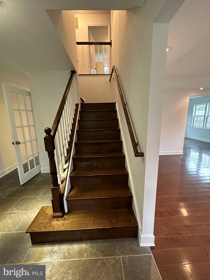 10030 GLENCROFT CT, VIENNA, Virginia 22181, 4 Bedrooms Bedrooms, ,3 BathroomsBathrooms,Residential,For sale,10030 GLENCROFT CT,VAFX2263136 MLS # VAFX2263136