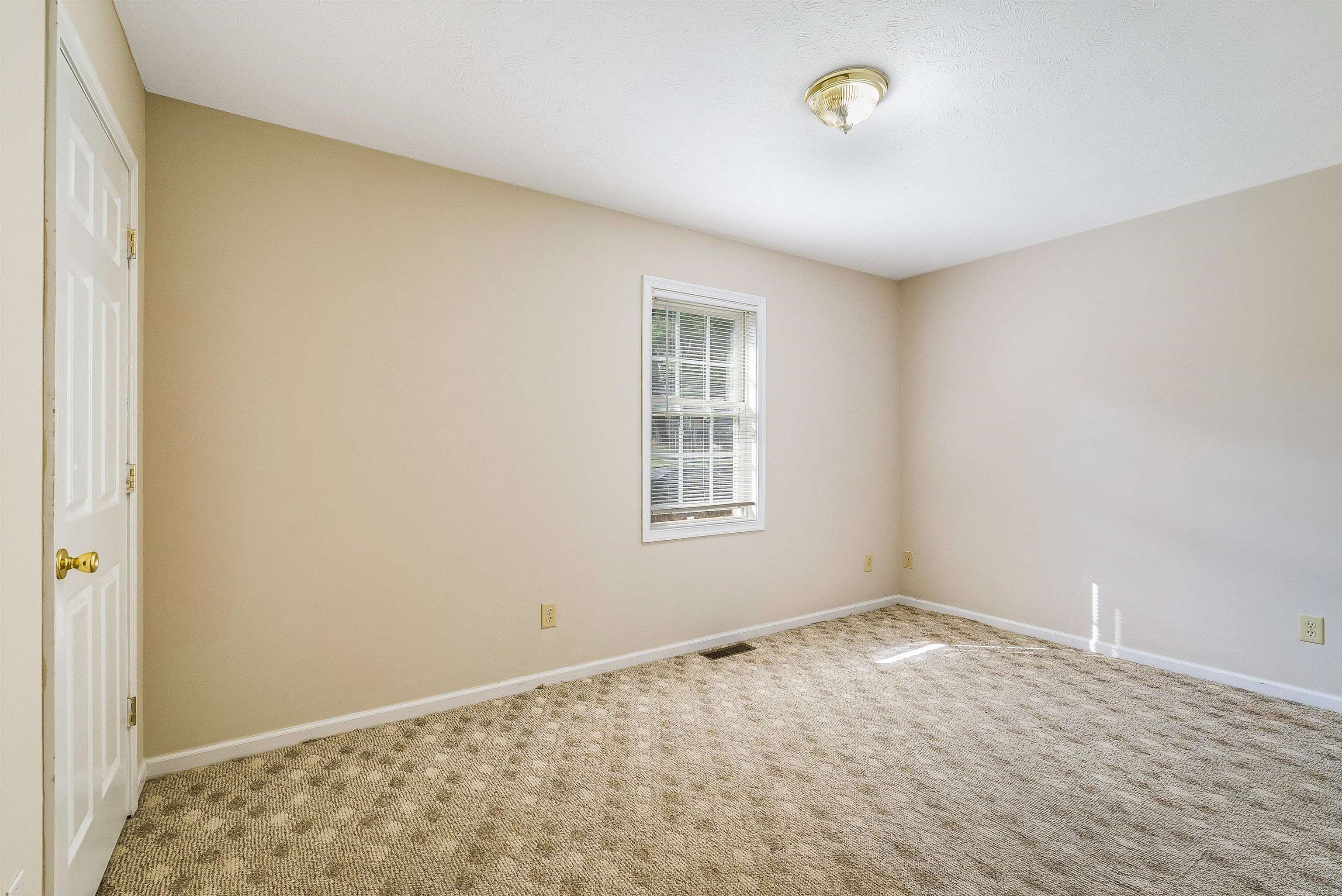 426 PEACH ST, STAUNTON, Virginia 24401, 3 Bedrooms Bedrooms, ,2 BathroomsBathrooms,Residential,426 PEACH ST,669820 MLS # 669820