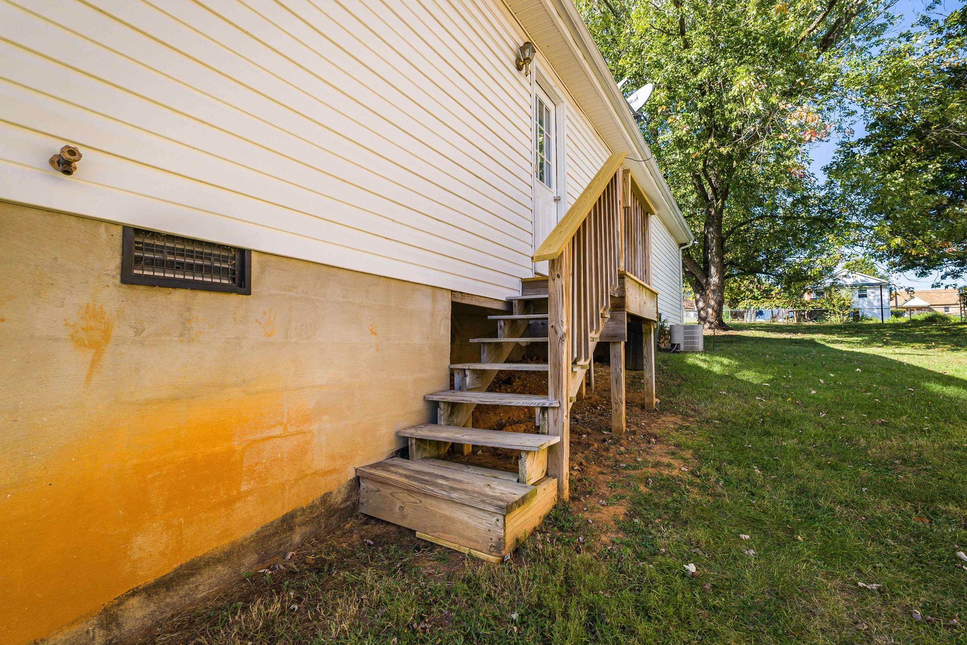 426 PEACH ST, STAUNTON, Virginia 24401, 3 Bedrooms Bedrooms, ,2 BathroomsBathrooms,Residential,426 PEACH ST,669820 MLS # 669820