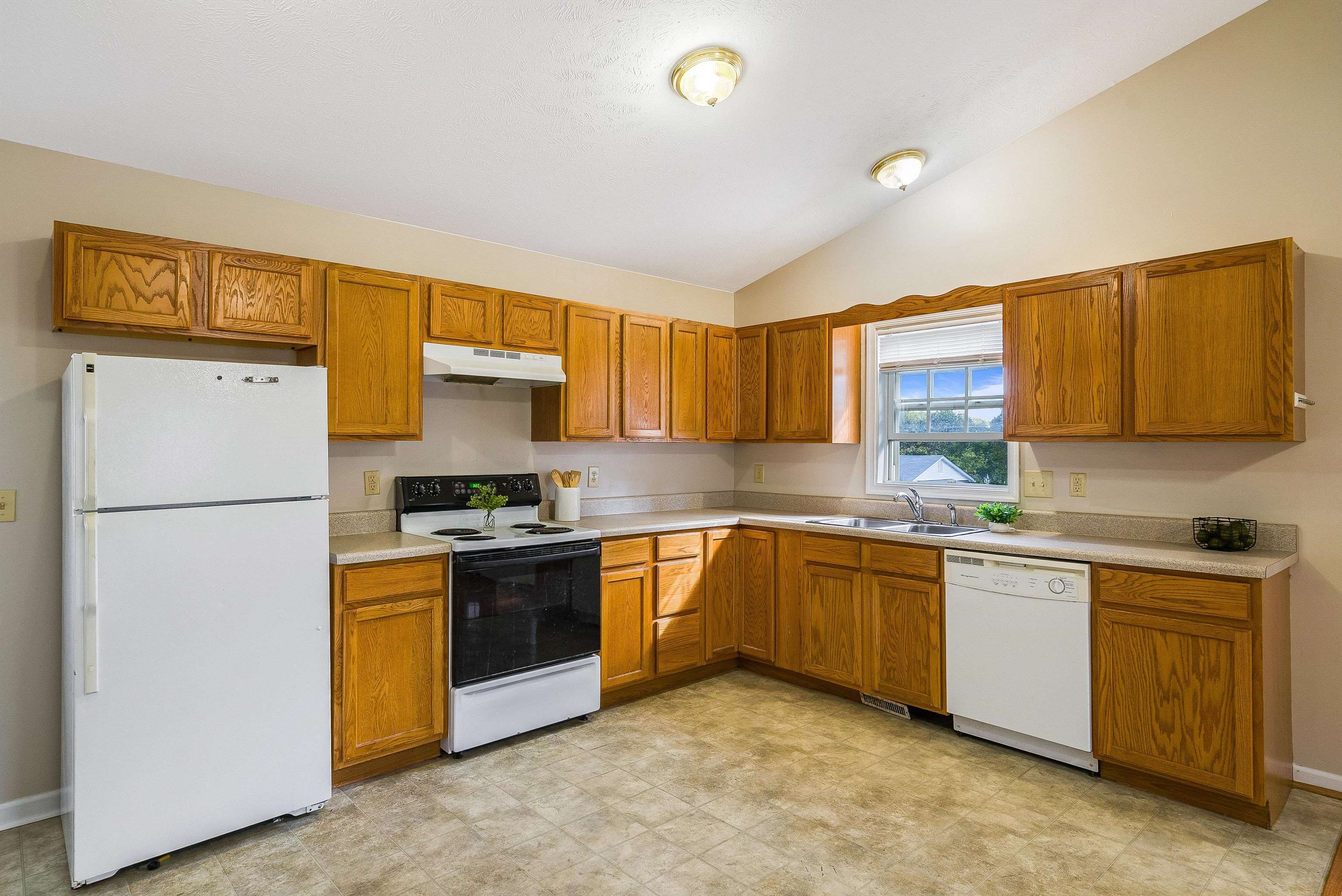 426 PEACH ST, STAUNTON, Virginia 24401, 3 Bedrooms Bedrooms, ,2 BathroomsBathrooms,Residential,426 PEACH ST,669820 MLS # 669820