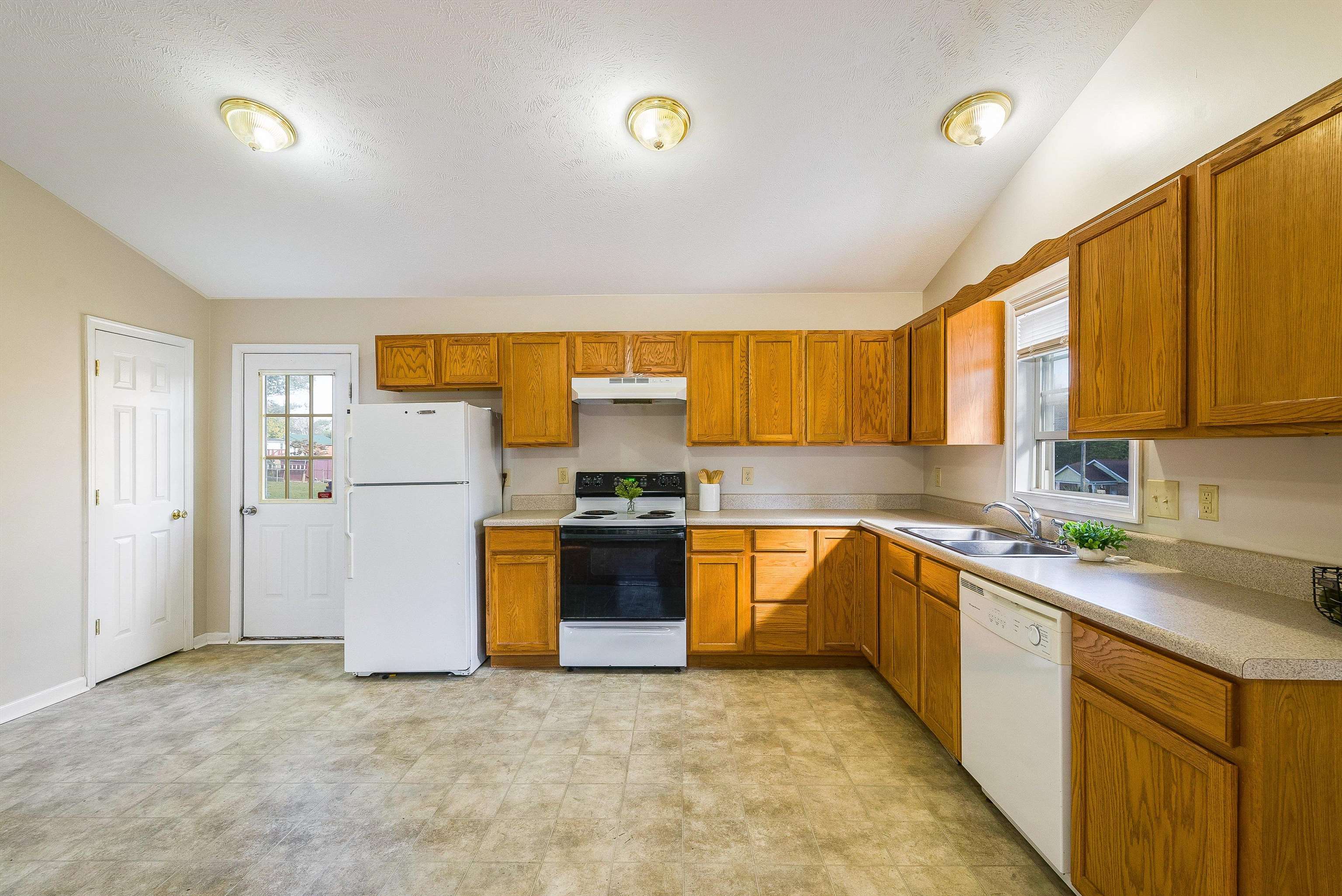 426 PEACH ST, STAUNTON, Virginia 24401, 3 Bedrooms Bedrooms, ,2 BathroomsBathrooms,Residential,426 PEACH ST,669820 MLS # 669820