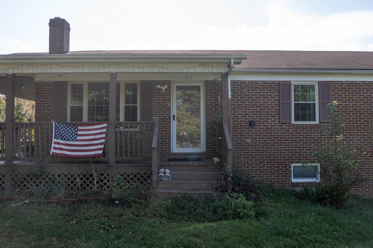 108 HARPER ST, WEYERS CAVE, Virginia 24486, 3 Bedrooms Bedrooms, ,2 BathroomsBathrooms,Residential,108 HARPER ST,669833 MLS # 669833