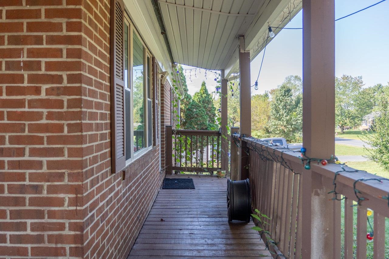 108 HARPER ST, WEYERS CAVE, Virginia 24486, 3 Bedrooms Bedrooms, ,2 BathroomsBathrooms,Residential,108 HARPER ST,669833 MLS # 669833
