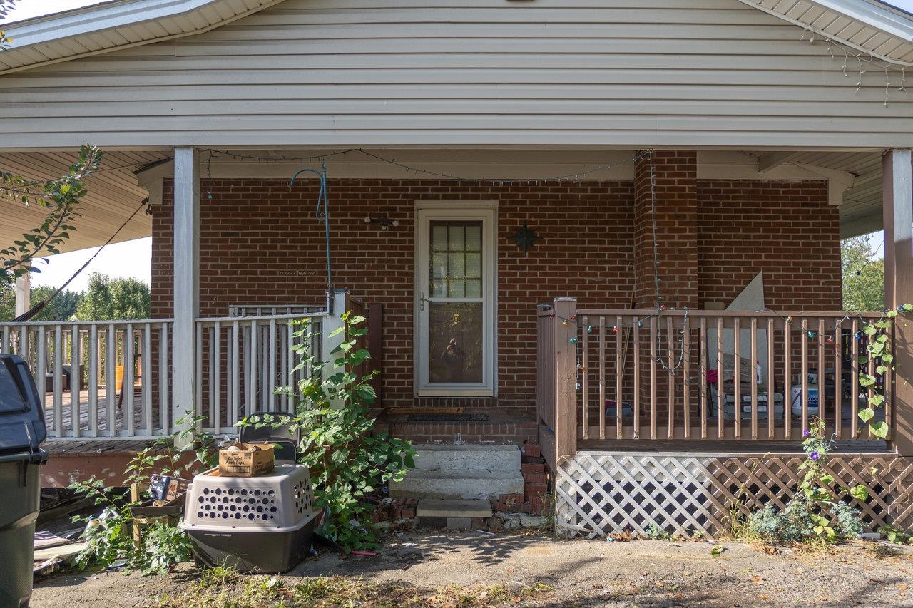 108 HARPER ST, WEYERS CAVE, Virginia 24486, 3 Bedrooms Bedrooms, ,2 BathroomsBathrooms,Residential,108 HARPER ST,669833 MLS # 669833