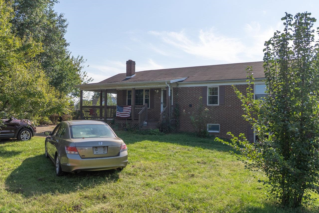 108 HARPER ST, WEYERS CAVE, Virginia 24486, 3 Bedrooms Bedrooms, ,2 BathroomsBathrooms,Residential,108 HARPER ST,669833 MLS # 669833