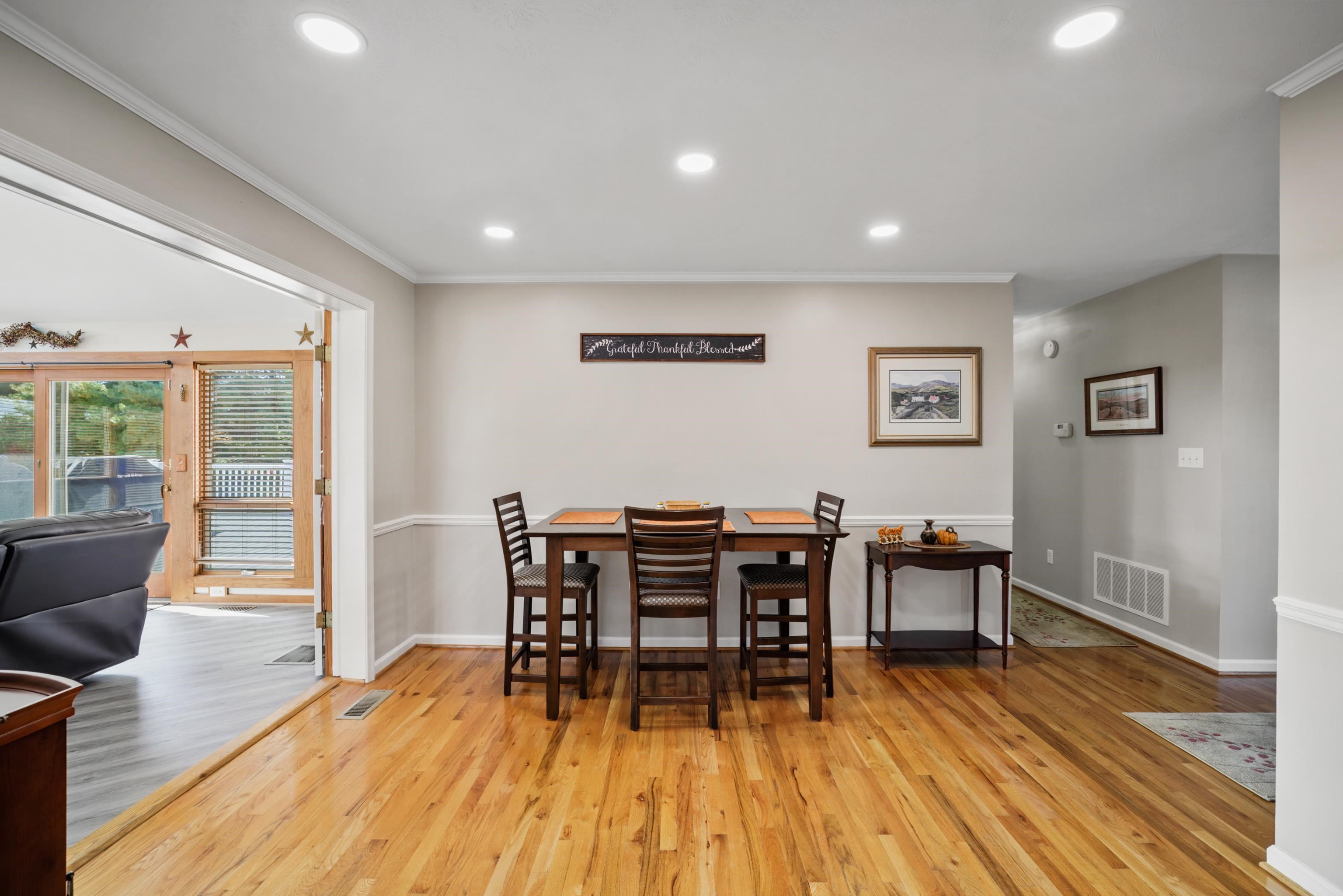71 OLD WHITE BRIDGE RD, WAYNESBORO, Virginia 22980, 4 Bedrooms Bedrooms, ,3 BathroomsBathrooms,Residential,71 OLD WHITE BRIDGE RD,669852 MLS # 669852