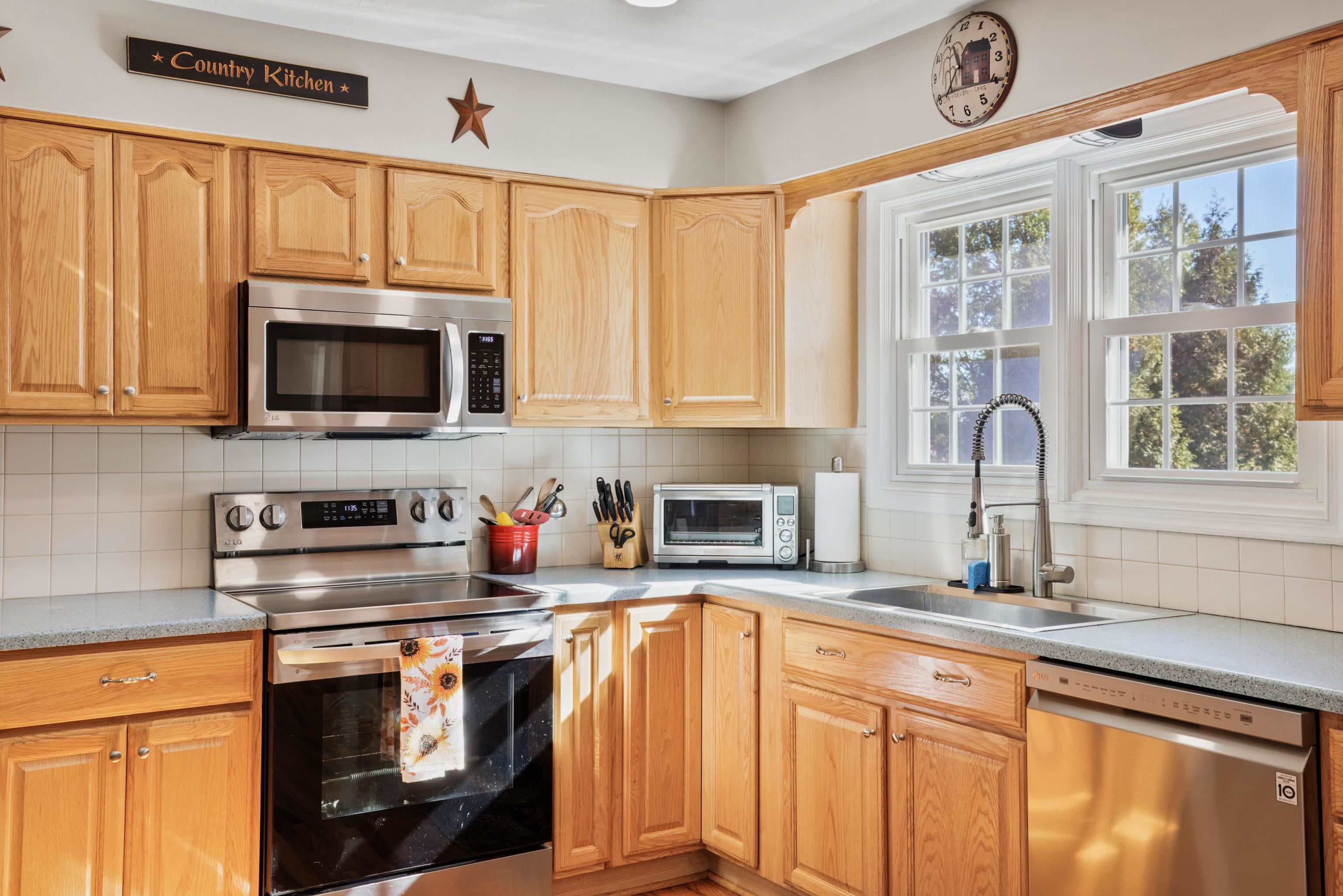 71 OLD WHITE BRIDGE RD, WAYNESBORO, Virginia 22980, 4 Bedrooms Bedrooms, ,3 BathroomsBathrooms,Residential,71 OLD WHITE BRIDGE RD,669852 MLS # 669852