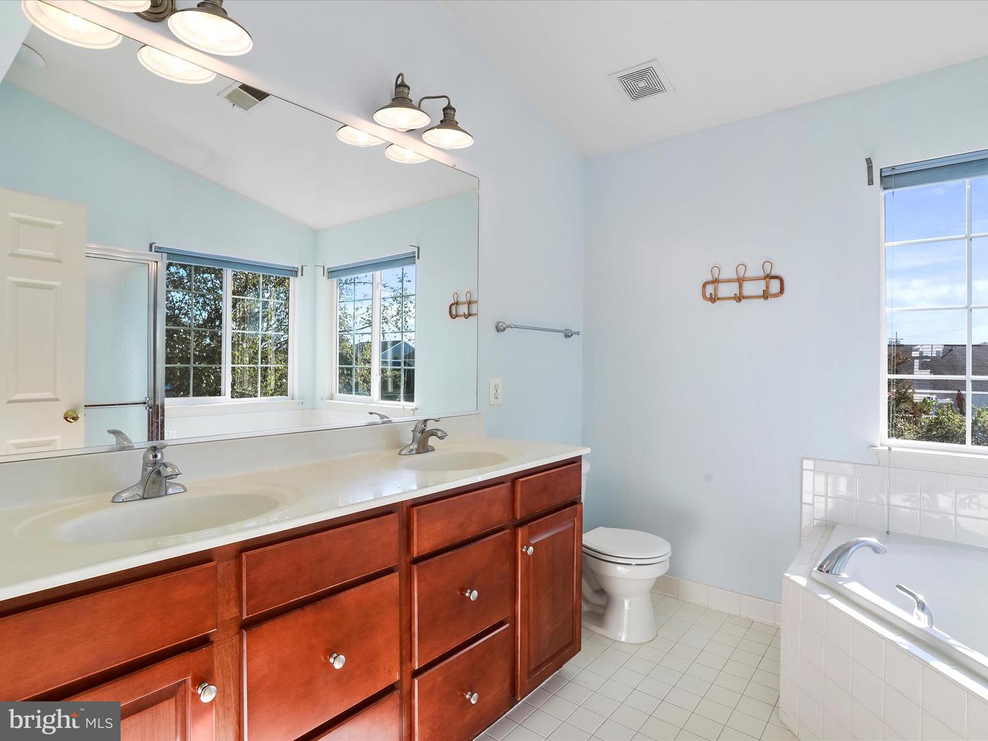 128 TEABERRY DR, WINCHESTER, Virginia 22602, 4 Bedrooms Bedrooms, ,3 BathroomsBathrooms,Residential,For sale,128 TEABERRY DR,VAFV2036652 MLS # VAFV2036652