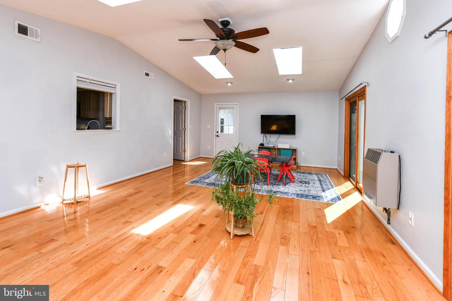 13660 VAN DOREN RD, MANASSAS, Virginia 20112, 3 Bedrooms Bedrooms, ,2 BathroomsBathrooms,Residential,For sale,13660 VAN DOREN RD,VAPW2103464 MLS # VAPW2103464