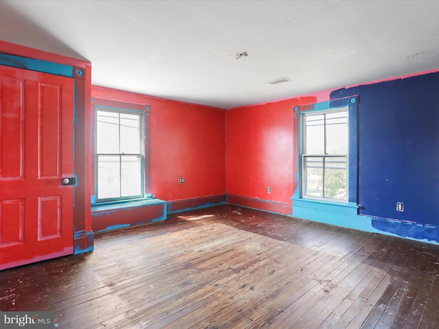 427 THOMPSON ST, STRASBURG, Virginia 22657, 4 Bedrooms Bedrooms, 11 Rooms Rooms,1 BathroomBathrooms,Residential,For sale,427 THOMPSON ST,VASH2012496 MLS # VASH2012496