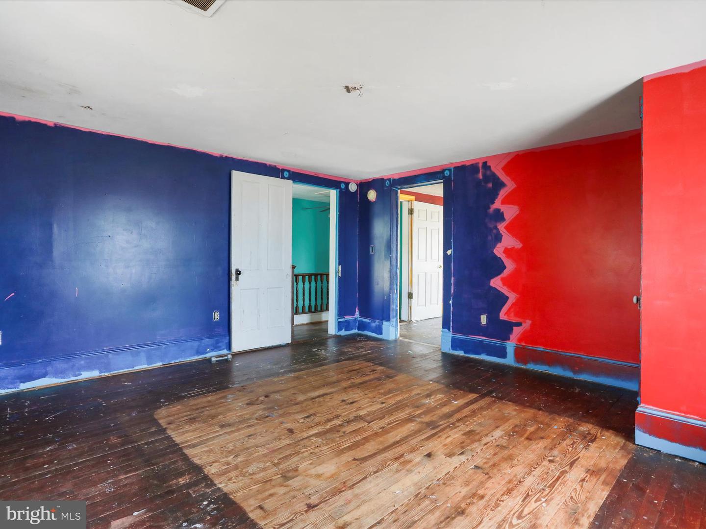 427 THOMPSON ST, STRASBURG, Virginia 22657, 4 Bedrooms Bedrooms, 11 Rooms Rooms,1 BathroomBathrooms,Residential,For sale,427 THOMPSON ST,VASH2012496 MLS # VASH2012496