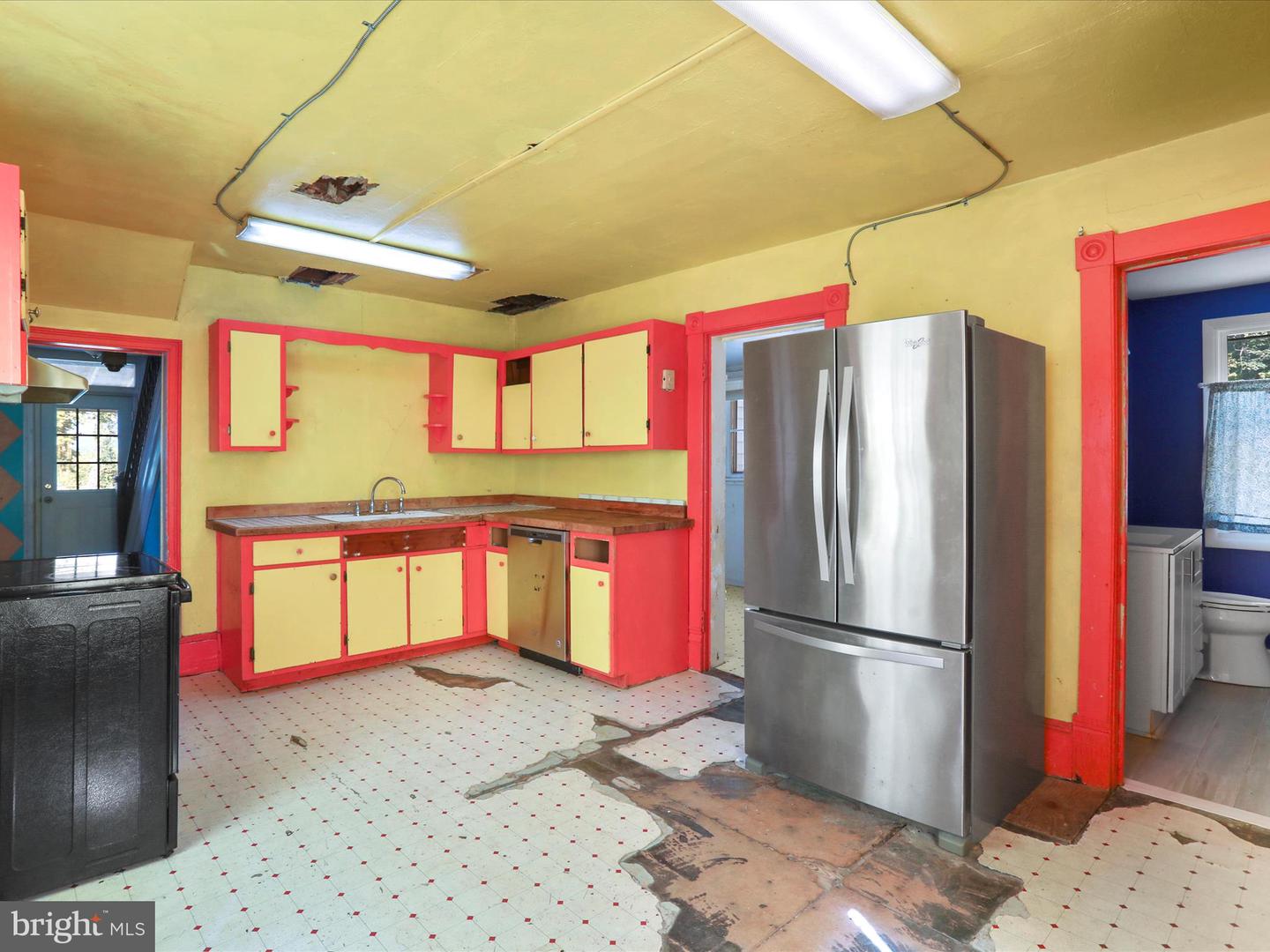 427 THOMPSON ST, STRASBURG, Virginia 22657, 4 Bedrooms Bedrooms, 11 Rooms Rooms,1 BathroomBathrooms,Residential,For sale,427 THOMPSON ST,VASH2012496 MLS # VASH2012496