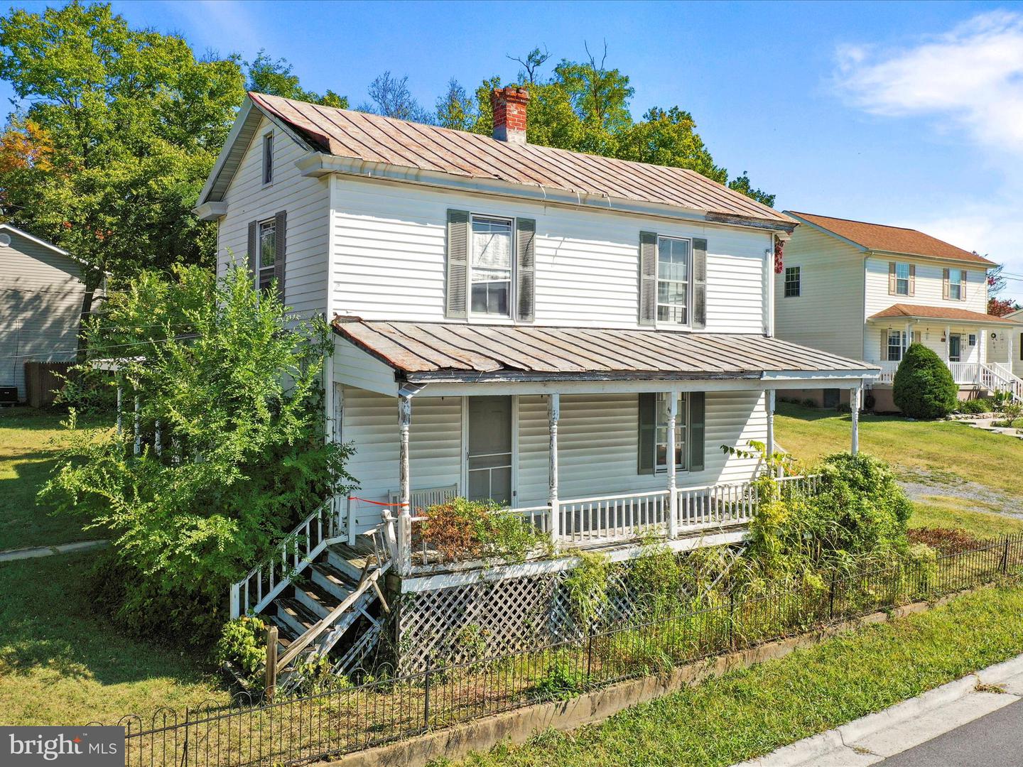 427 THOMPSON ST, STRASBURG, Virginia 22657, 4 Bedrooms Bedrooms, 11 Rooms Rooms,1 BathroomBathrooms,Residential,For sale,427 THOMPSON ST,VASH2012496 MLS # VASH2012496