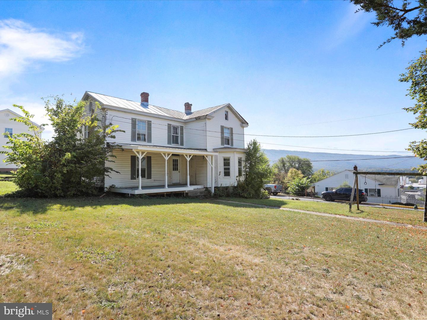 427 THOMPSON ST, STRASBURG, Virginia 22657, 4 Bedrooms Bedrooms, 11 Rooms Rooms,1 BathroomBathrooms,Residential,For sale,427 THOMPSON ST,VASH2012496 MLS # VASH2012496