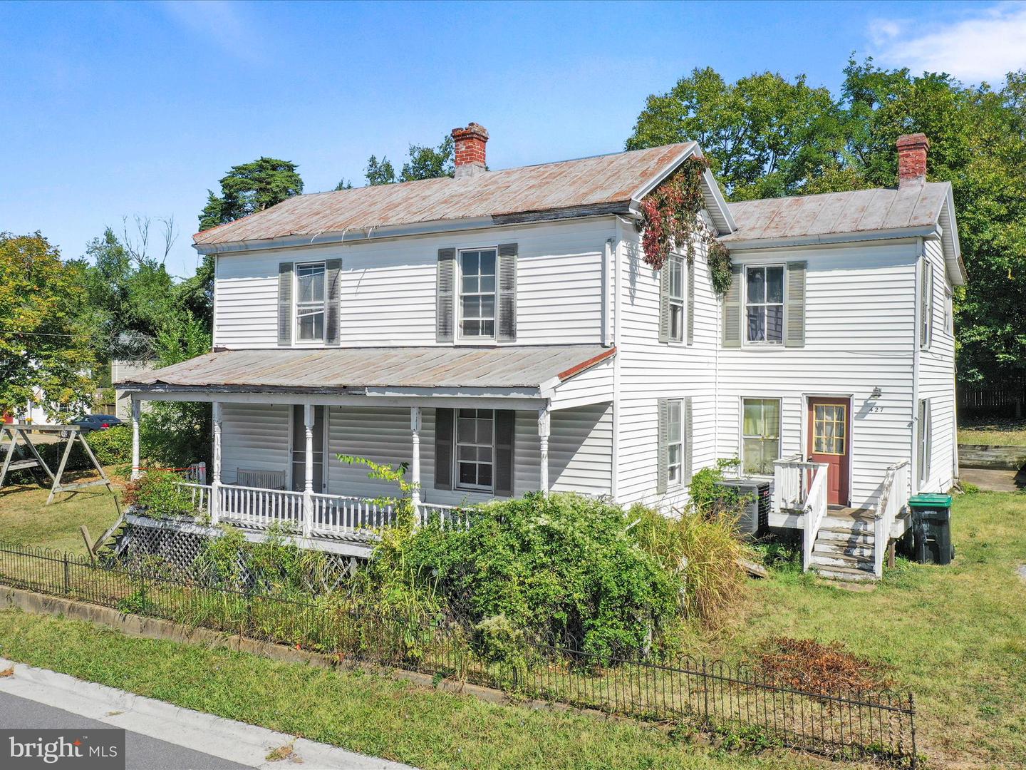 427 THOMPSON ST, STRASBURG, Virginia 22657, 4 Bedrooms Bedrooms, 11 Rooms Rooms,1 BathroomBathrooms,Residential,For sale,427 THOMPSON ST,VASH2012496 MLS # VASH2012496