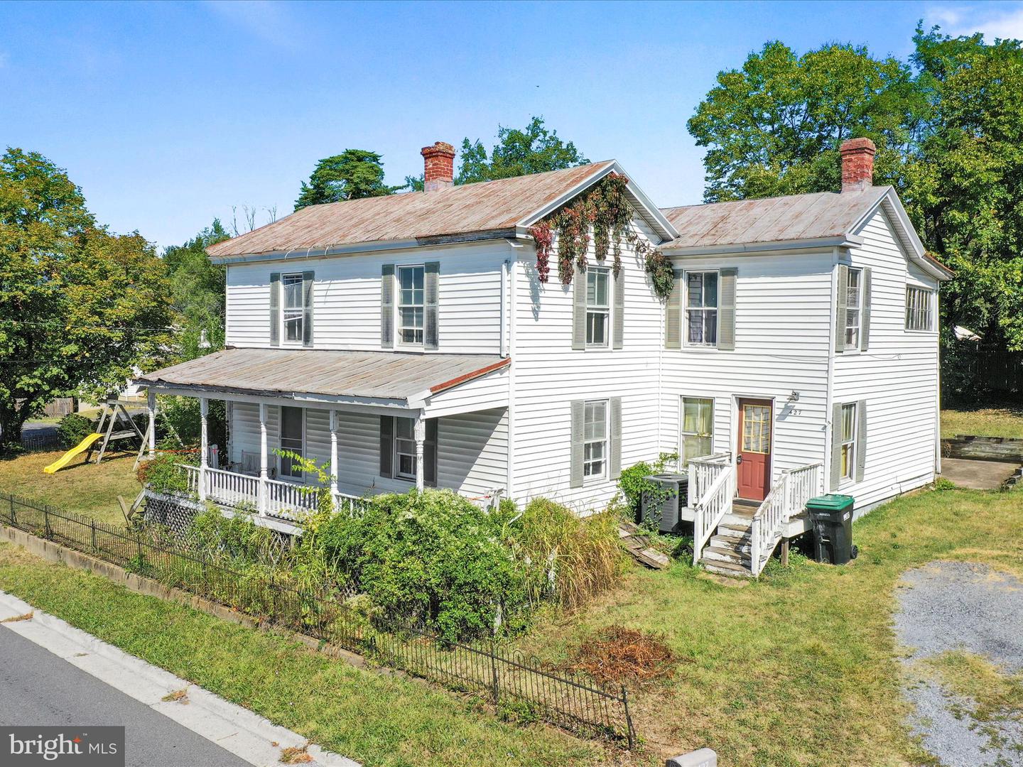 427 THOMPSON ST, STRASBURG, Virginia 22657, 4 Bedrooms Bedrooms, 11 Rooms Rooms,1 BathroomBathrooms,Residential,For sale,427 THOMPSON ST,VASH2012496 MLS # VASH2012496