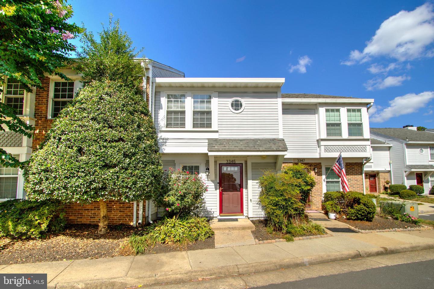 3345 LAKESIDE VIEW DR #7-7, FALLS CHURCH, Virginia 22041, 2 Bedrooms Bedrooms, 8 Rooms Rooms,2 BathroomsBathrooms,Residential,For sale,3345 LAKESIDE VIEW DR #7-7,VAFX2266858 MLS # VAFX2266858