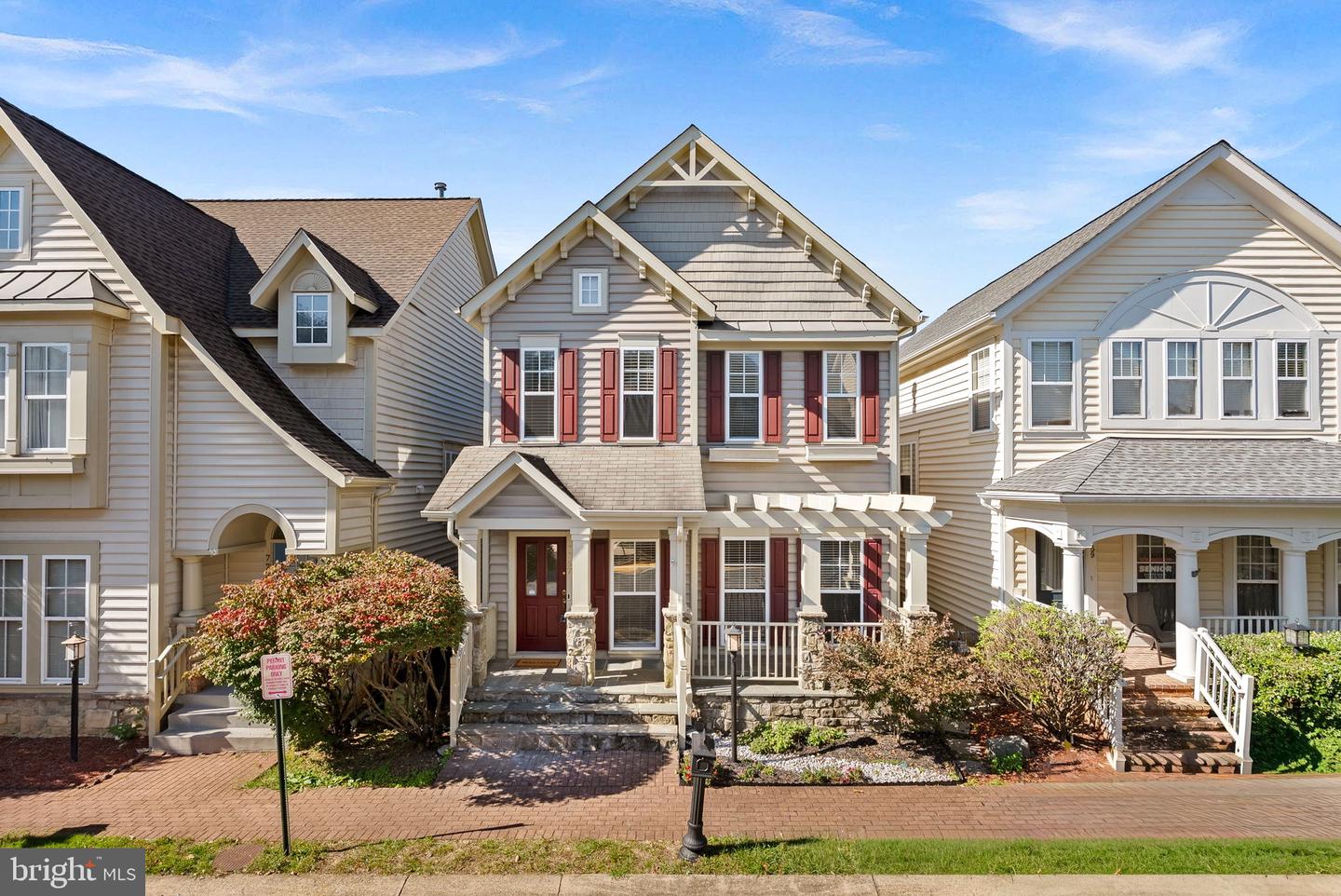 7757 GRANDWIND DR, LORTON, Virginia 22079, 4 Bedrooms Bedrooms, ,4 BathroomsBathrooms,Residential,For sale,7757 GRANDWIND DR,VAFX2267218 MLS # VAFX2267218