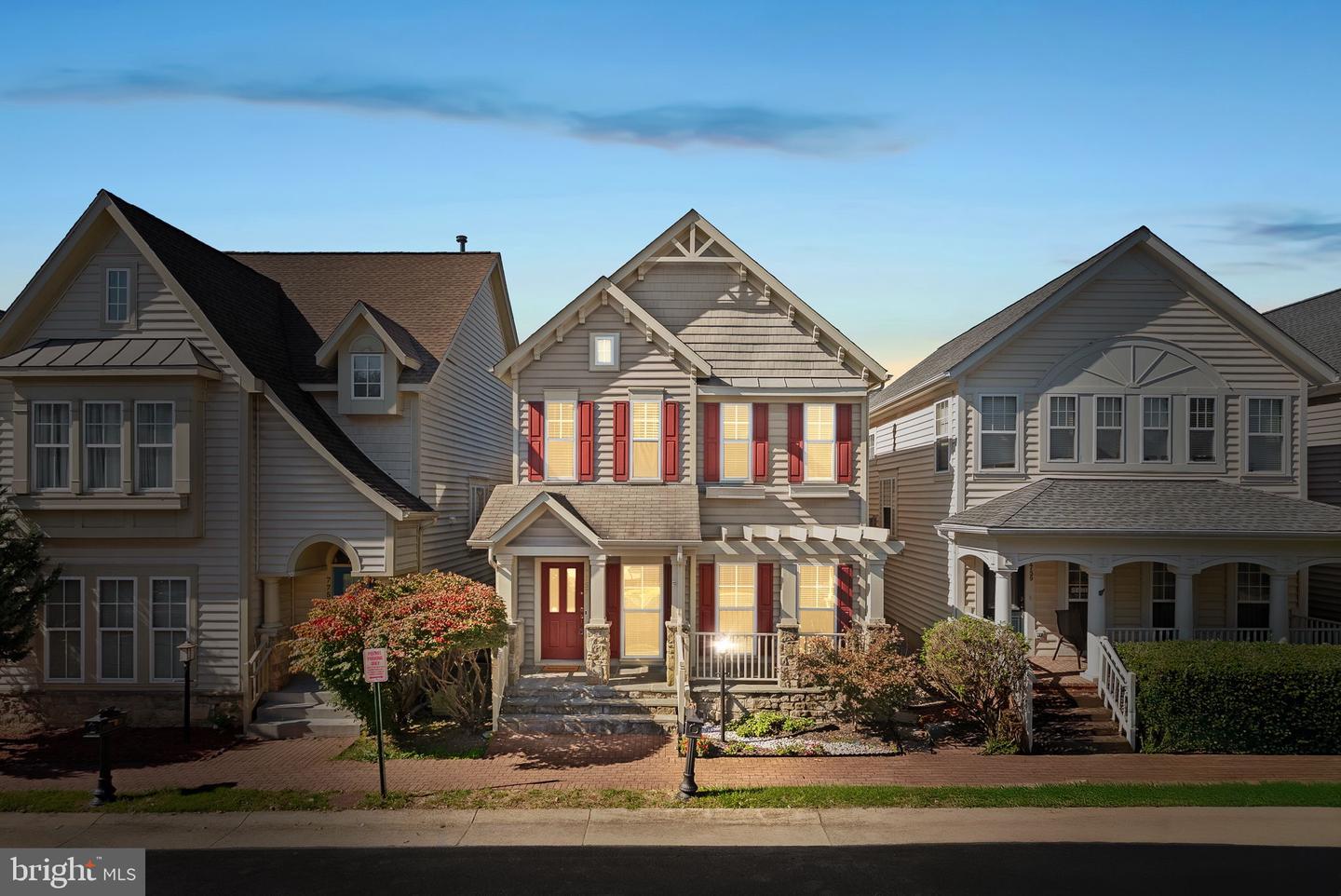 7757 GRANDWIND DR, LORTON, Virginia 22079, 4 Bedrooms Bedrooms, ,4 BathroomsBathrooms,Residential,For sale,7757 GRANDWIND DR,VAFX2267218 MLS # VAFX2267218