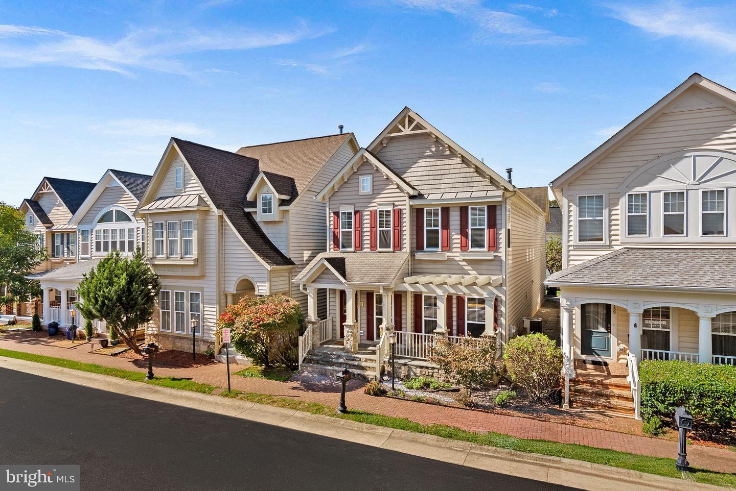 7757 GRANDWIND DR, LORTON, Virginia 22079, 4 Bedrooms Bedrooms, ,4 BathroomsBathrooms,Residential,For sale,7757 GRANDWIND DR,VAFX2267218 MLS # VAFX2267218
