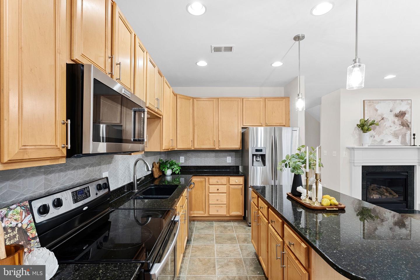7757 GRANDWIND DR, LORTON, Virginia 22079, 4 Bedrooms Bedrooms, ,4 BathroomsBathrooms,Residential,For sale,7757 GRANDWIND DR,VAFX2267218 MLS # VAFX2267218