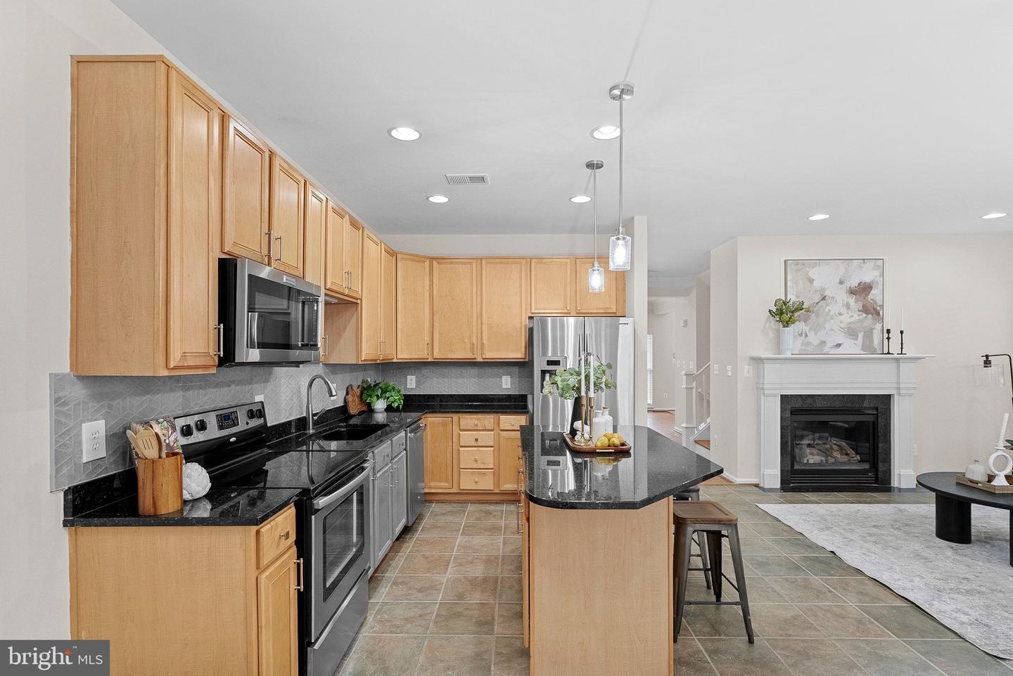 7757 GRANDWIND DR, LORTON, Virginia 22079, 4 Bedrooms Bedrooms, ,4 BathroomsBathrooms,Residential,For sale,7757 GRANDWIND DR,VAFX2267218 MLS # VAFX2267218