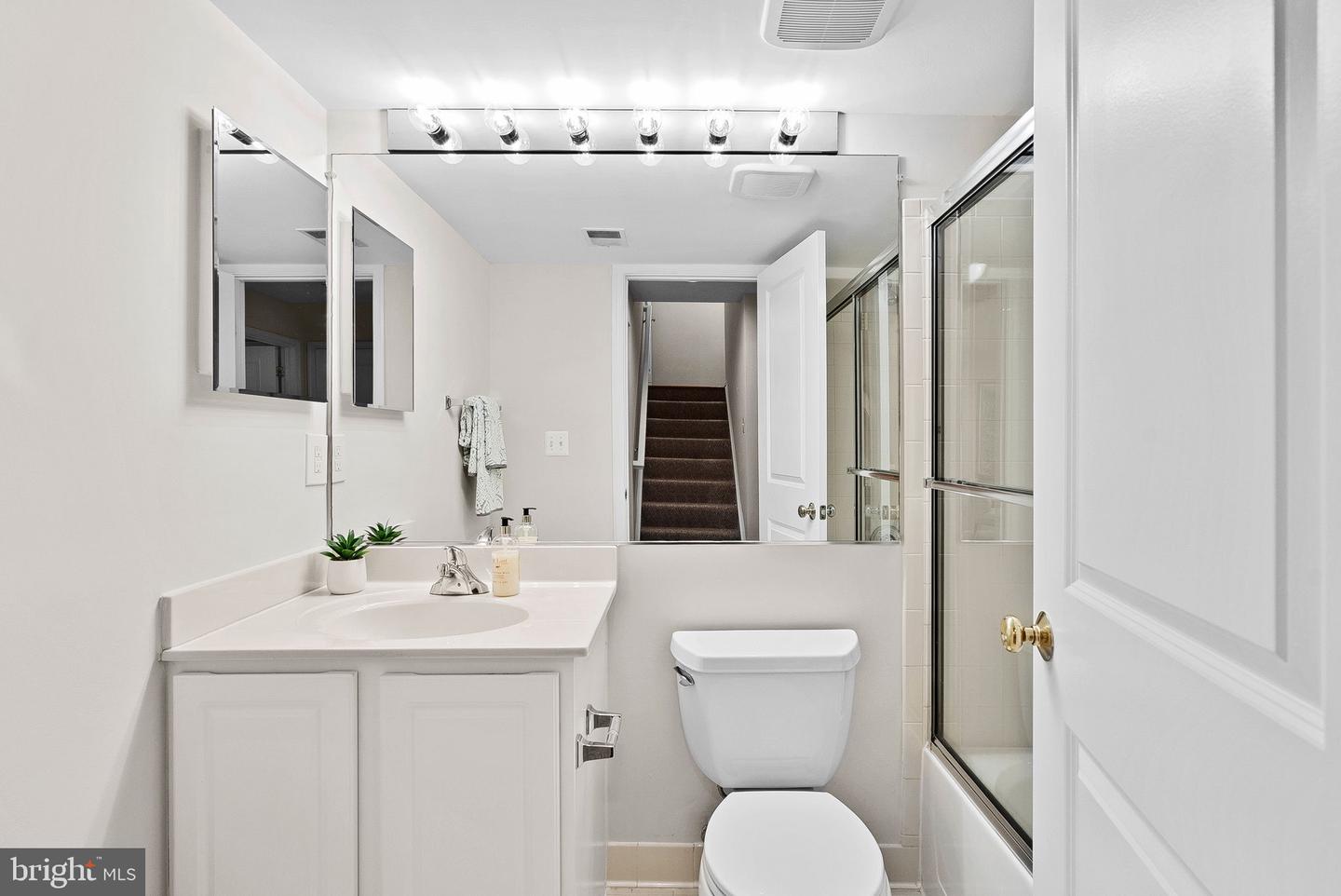 7757 GRANDWIND DR, LORTON, Virginia 22079, 4 Bedrooms Bedrooms, ,4 BathroomsBathrooms,Residential,For sale,7757 GRANDWIND DR,VAFX2267218 MLS # VAFX2267218 7757 GRANDWIND DR, LORTON, Virginia 22079, 4 Bedrooms Bedrooms, ,4 BathroomsBathrooms,Residential,For sale,7757 GRANDWIND DR,VAFX2267218 MLS # VAFX2267218