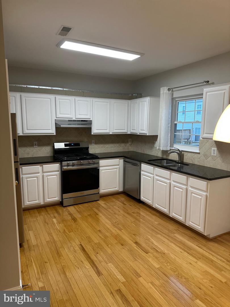 42893 GOLF VIEW DR, SOUTH RIDING, Virginia 20152, 3 Bedrooms Bedrooms, ,2 BathroomsBathrooms,Residential,For sale,42893 GOLF VIEW DR,VALO2107048 MLS # VALO2107048