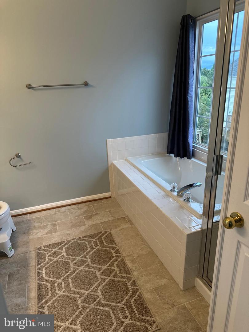 42893 GOLF VIEW DR, SOUTH RIDING, Virginia 20152, 3 Bedrooms Bedrooms, ,2 BathroomsBathrooms,Residential,For sale,42893 GOLF VIEW DR,VALO2107048 MLS # VALO2107048