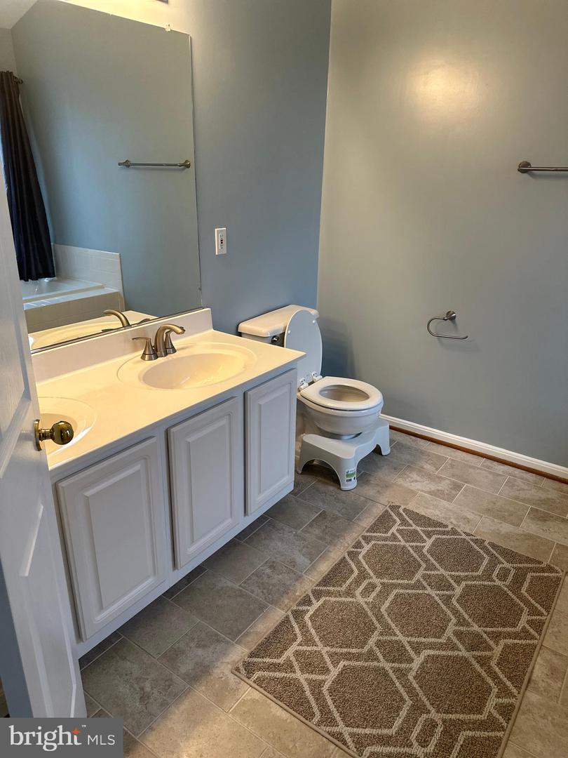 42893 GOLF VIEW DR, SOUTH RIDING, Virginia 20152, 3 Bedrooms Bedrooms, ,2 BathroomsBathrooms,Residential,For sale,42893 GOLF VIEW DR,VALO2107048 MLS # VALO2107048
