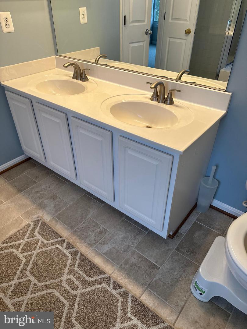 42893 GOLF VIEW DR, SOUTH RIDING, Virginia 20152, 3 Bedrooms Bedrooms, ,2 BathroomsBathrooms,Residential,For sale,42893 GOLF VIEW DR,VALO2107048 MLS # VALO2107048