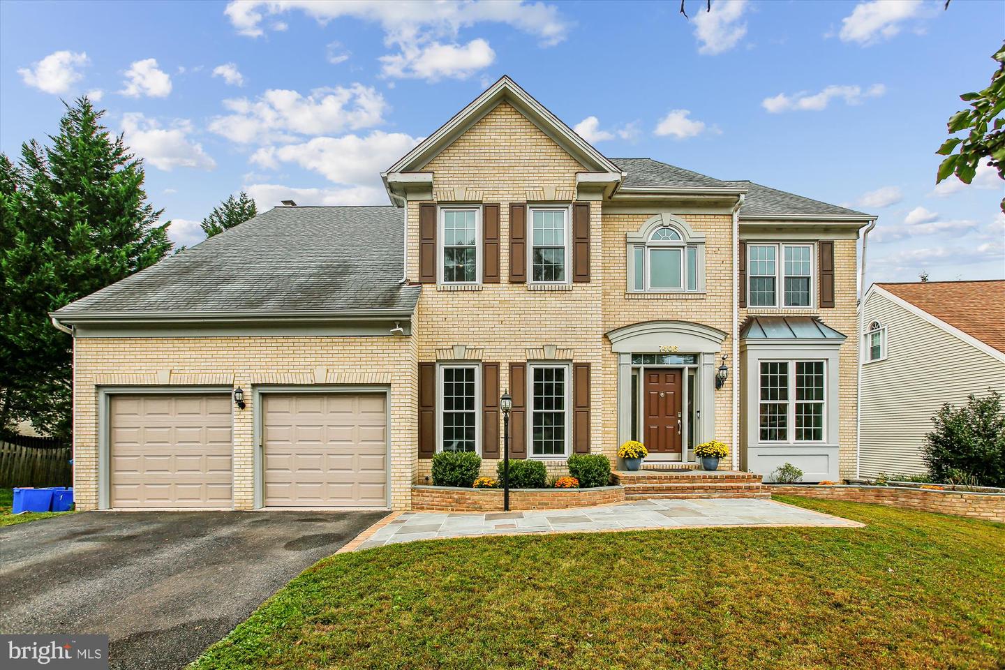 7406 ARUNDEL PL, SPRINGFIELD, Virginia 22153, 5 Bedrooms Bedrooms, ,3 BathroomsBathrooms,Residential,For sale,7406 ARUNDEL PL,VAFX2268002 MLS # VAFX2268002