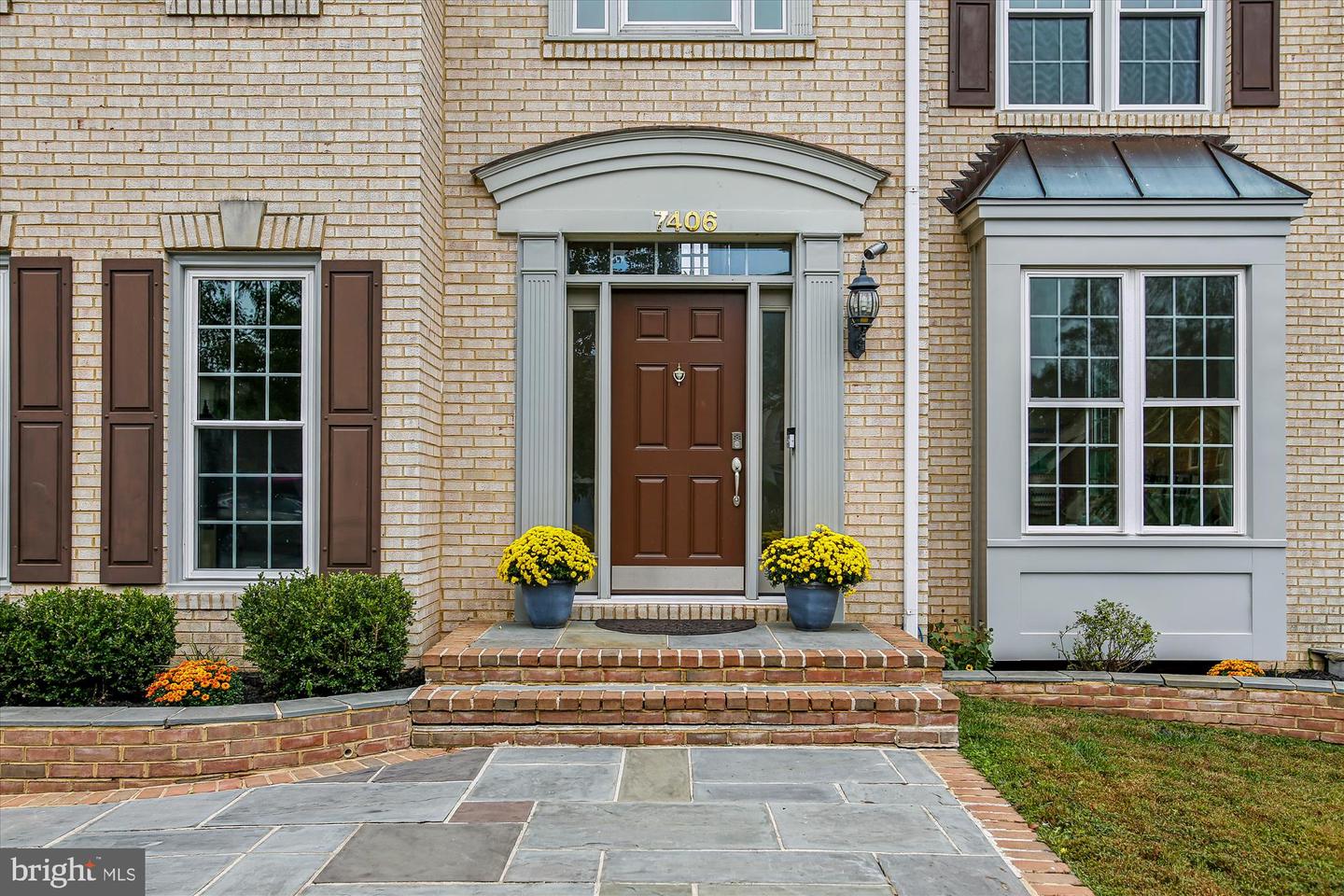 7406 ARUNDEL PL, SPRINGFIELD, Virginia 22153, 5 Bedrooms Bedrooms, ,3 BathroomsBathrooms,Residential,For sale,7406 ARUNDEL PL,VAFX2268002 MLS # VAFX2268002