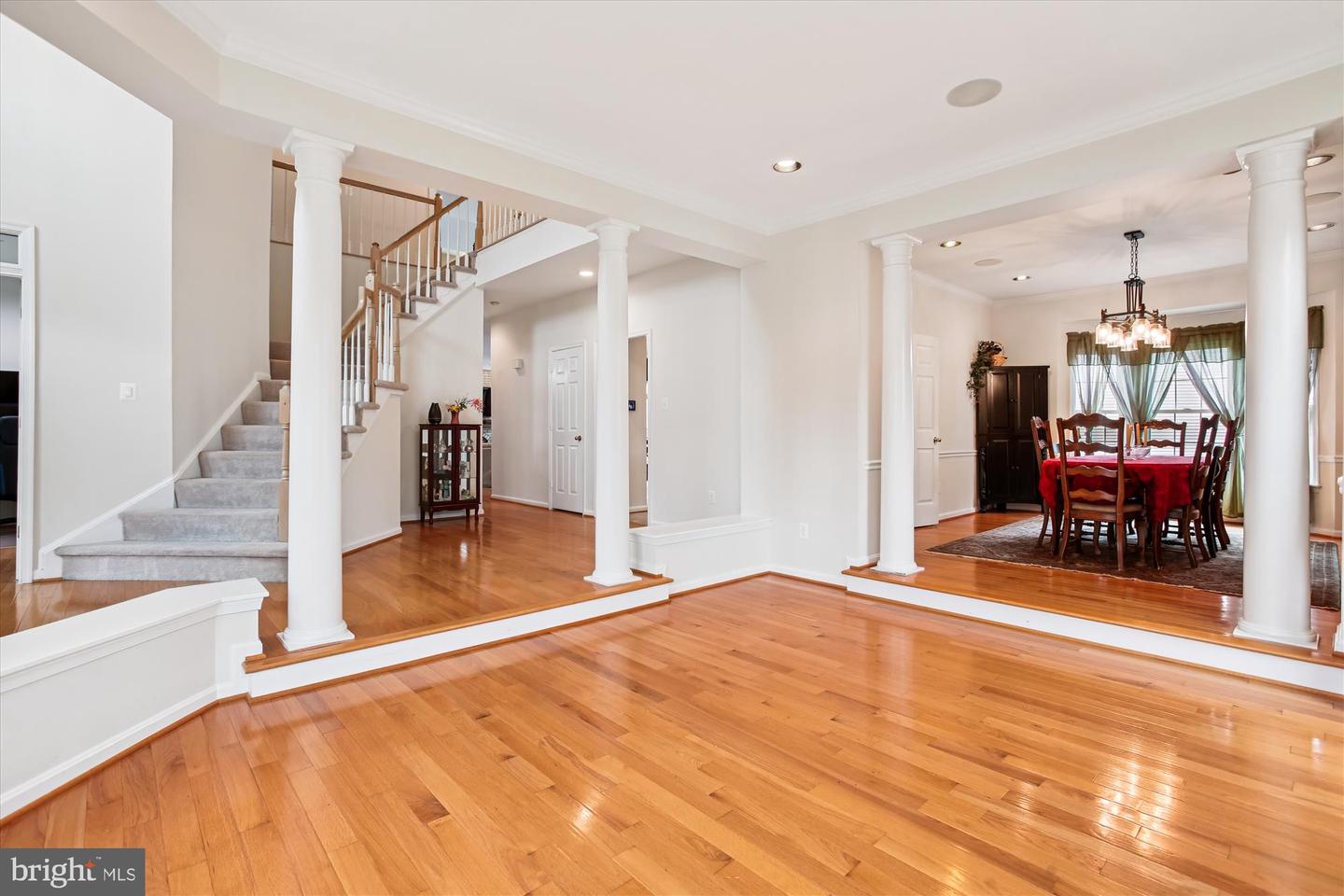 7406 ARUNDEL PL, SPRINGFIELD, Virginia 22153, 5 Bedrooms Bedrooms, ,3 BathroomsBathrooms,Residential,For sale,7406 ARUNDEL PL,VAFX2268002 MLS # VAFX2268002