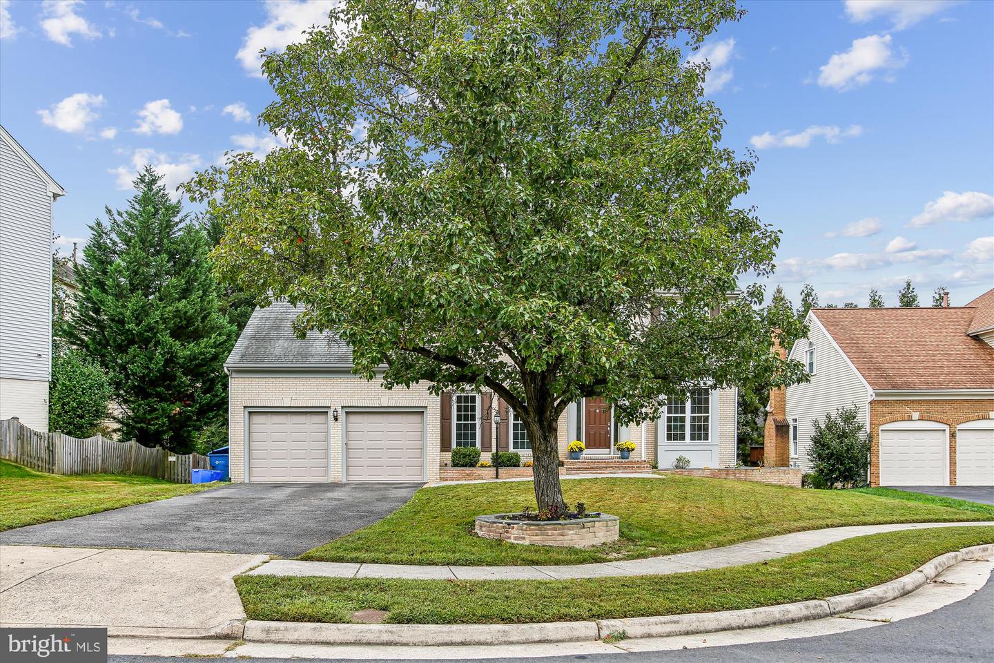 7406 ARUNDEL PL, SPRINGFIELD, Virginia 22153, 5 Bedrooms Bedrooms, ,3 BathroomsBathrooms,Residential,For sale,7406 ARUNDEL PL,VAFX2268002 MLS # VAFX2268002