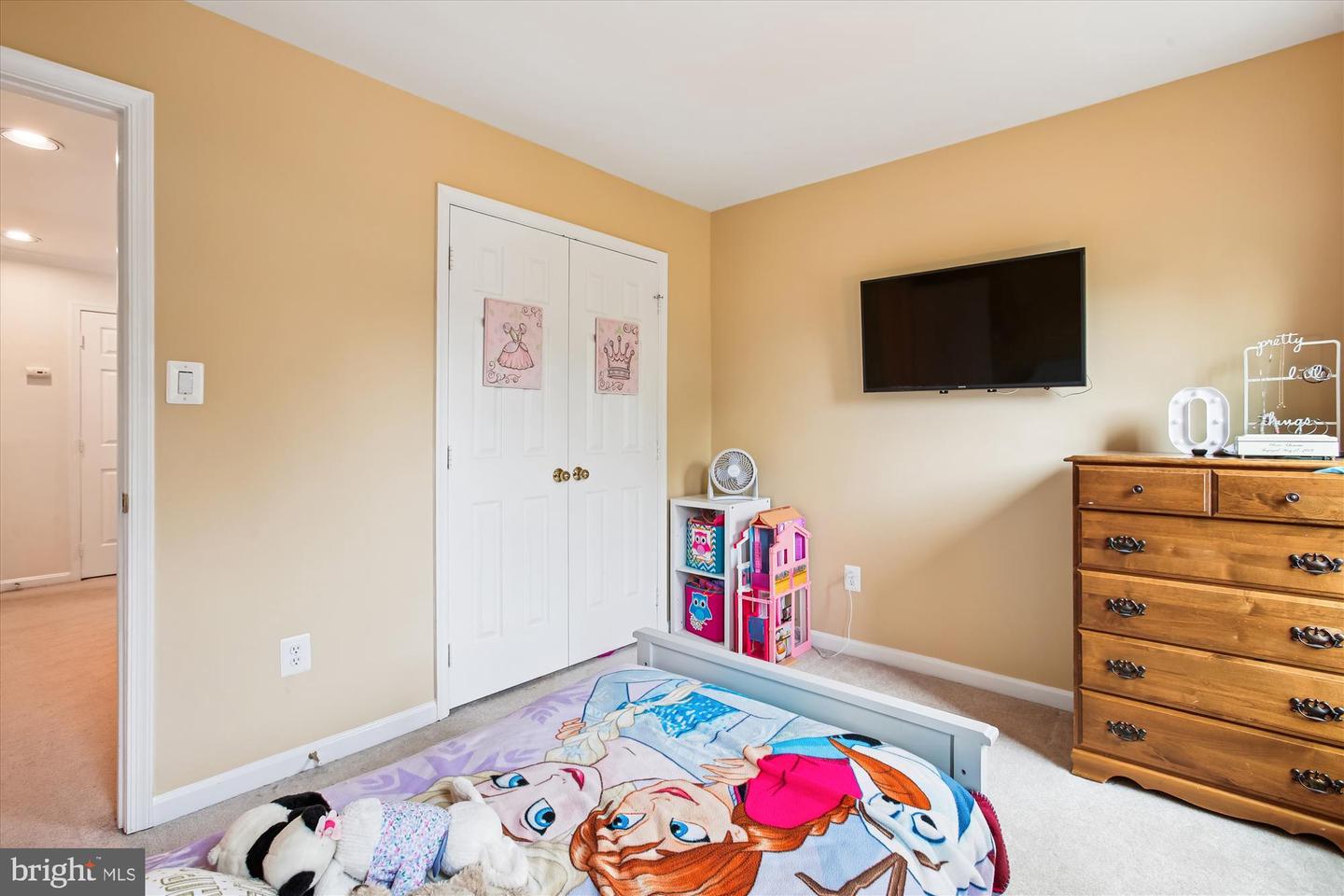 7406 ARUNDEL PL, SPRINGFIELD, Virginia 22153, 5 Bedrooms Bedrooms, ,3 BathroomsBathrooms,Residential,For sale,7406 ARUNDEL PL,VAFX2268002 MLS # VAFX2268002
