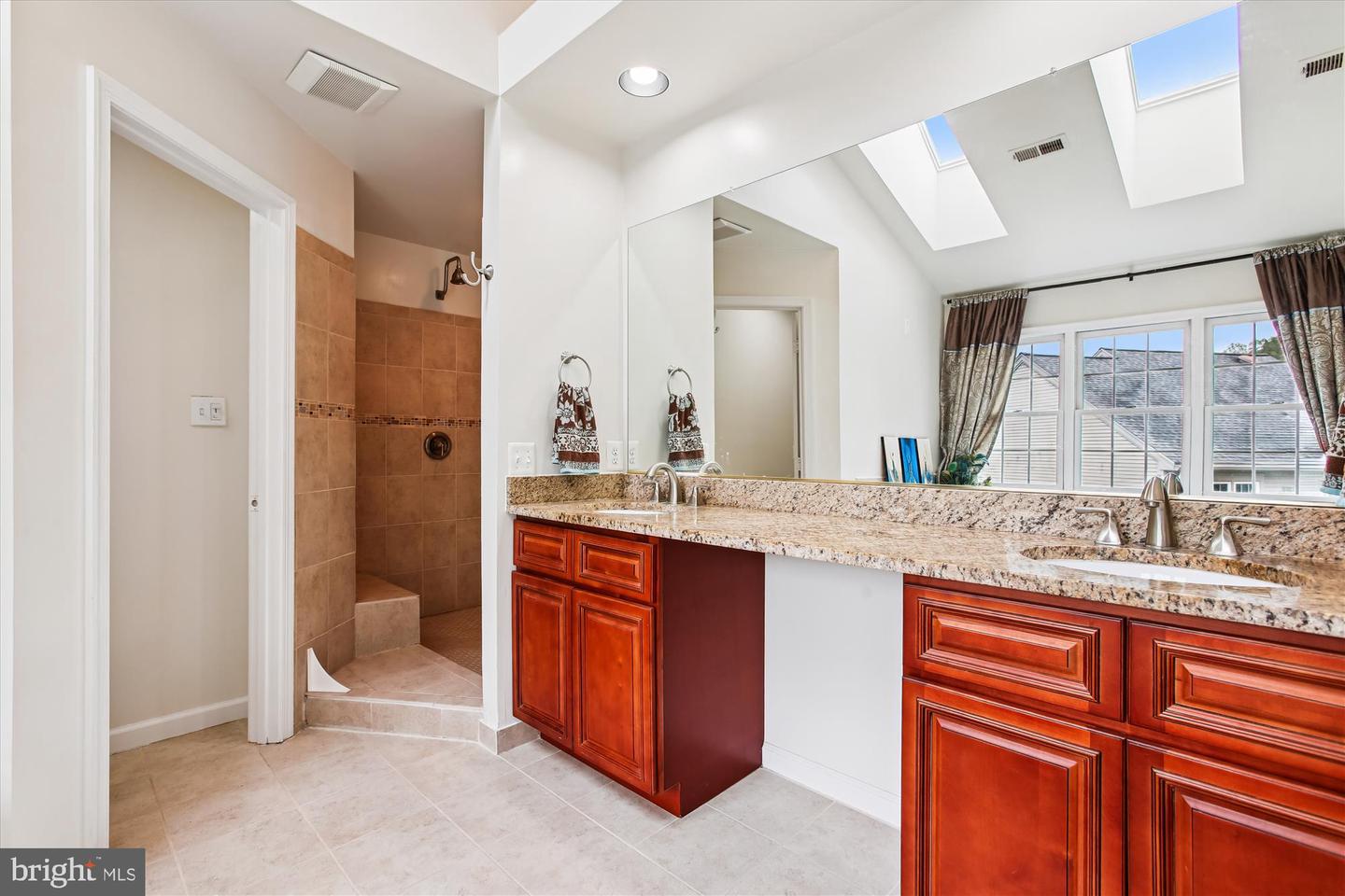 7406 ARUNDEL PL, SPRINGFIELD, Virginia 22153, 5 Bedrooms Bedrooms, ,3 BathroomsBathrooms,Residential,For sale,7406 ARUNDEL PL,VAFX2268002 MLS # VAFX2268002