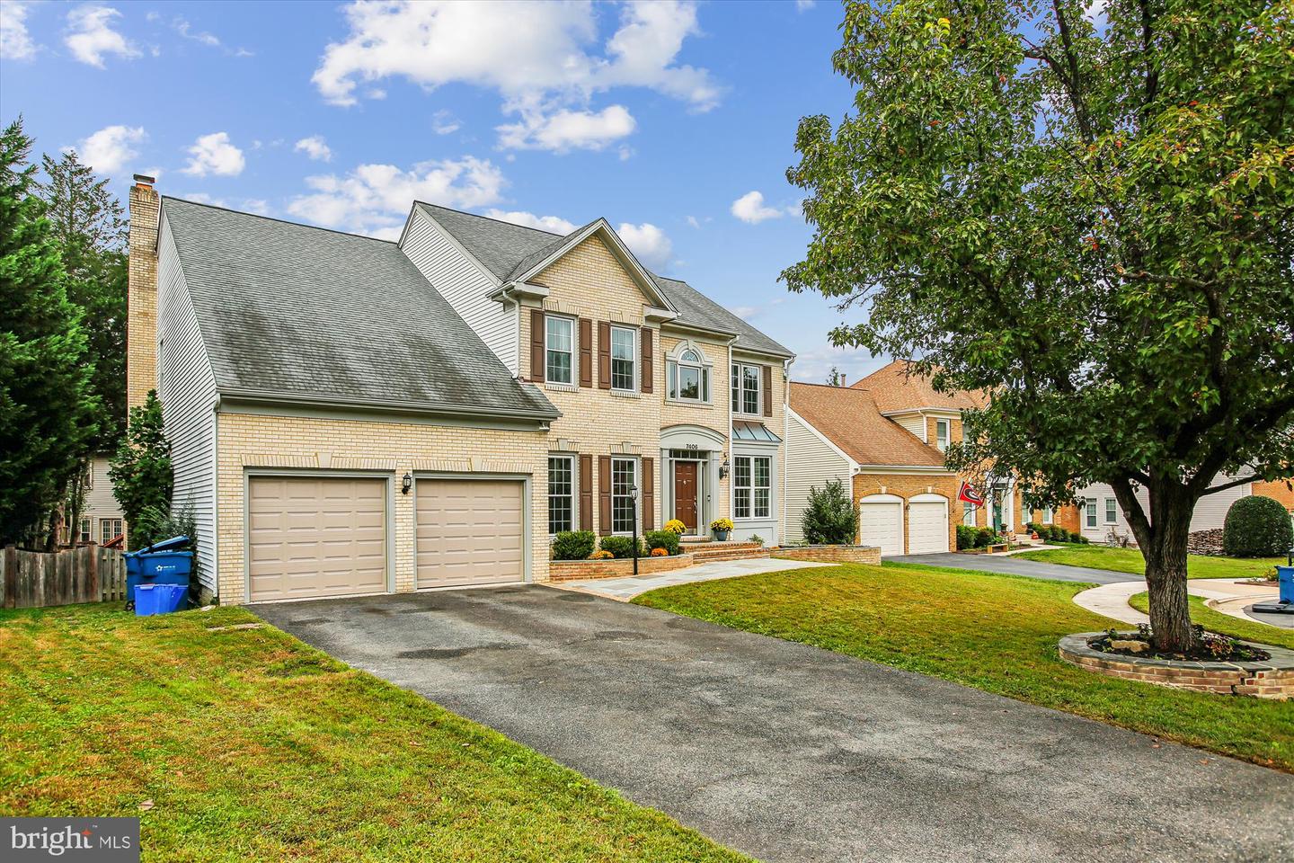 7406 ARUNDEL PL, SPRINGFIELD, Virginia 22153, 5 Bedrooms Bedrooms, ,3 BathroomsBathrooms,Residential,For sale,7406 ARUNDEL PL,VAFX2268002 MLS # VAFX2268002