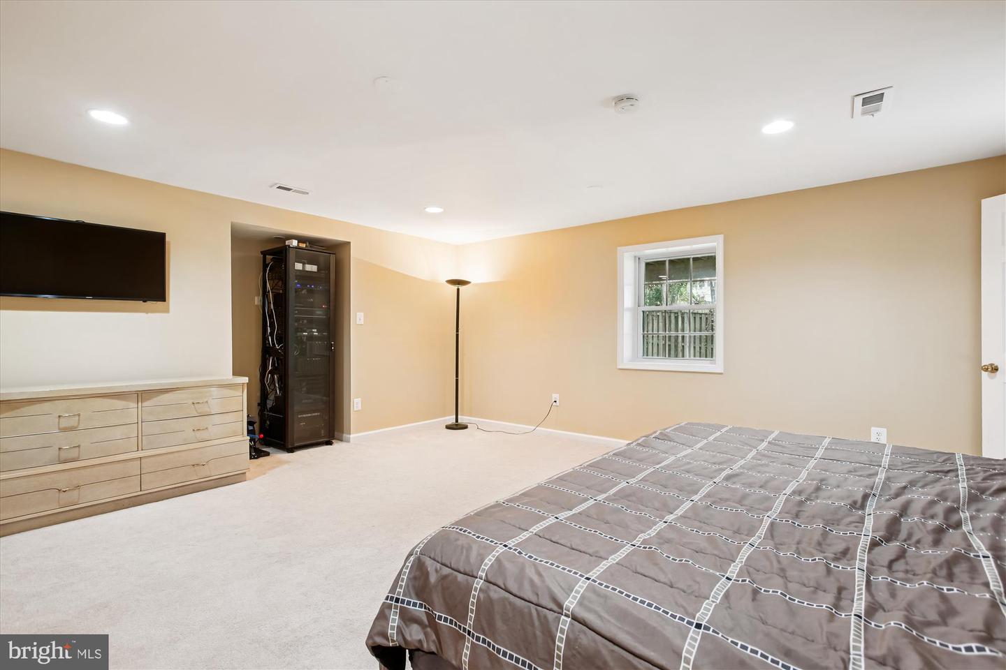 7406 ARUNDEL PL, SPRINGFIELD, Virginia 22153, 5 Bedrooms Bedrooms, ,3 BathroomsBathrooms,Residential,For sale,7406 ARUNDEL PL,VAFX2268002 MLS # VAFX2268002