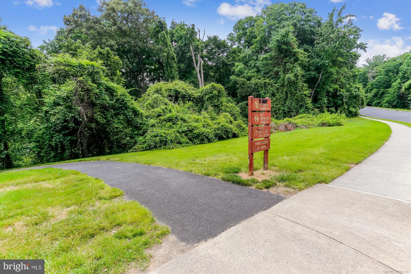 7406 ARUNDEL PL, SPRINGFIELD, Virginia 22153, 5 Bedrooms Bedrooms, ,3 BathroomsBathrooms,Residential,For sale,7406 ARUNDEL PL,VAFX2268002 MLS # VAFX2268002