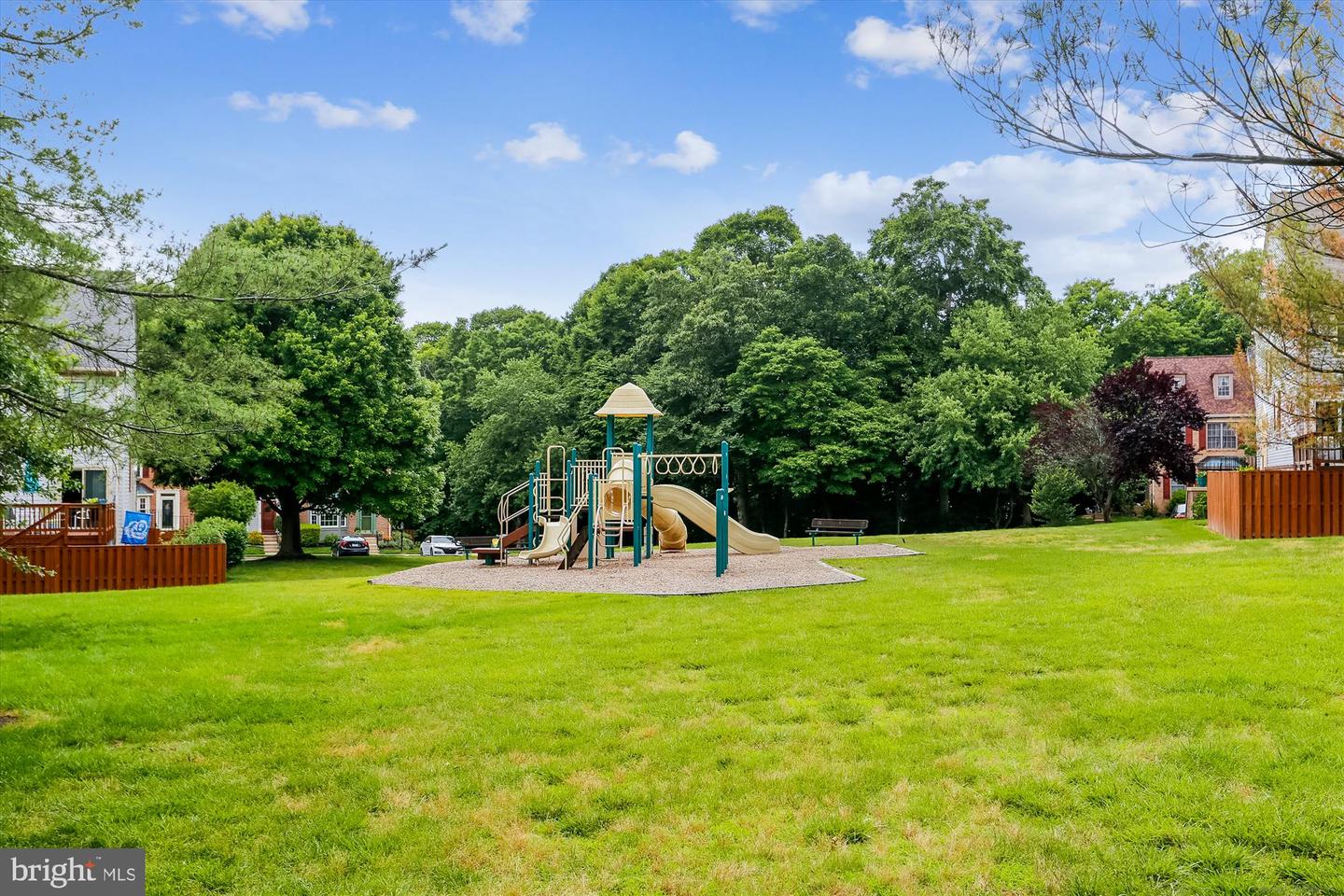 7406 ARUNDEL PL, SPRINGFIELD, Virginia 22153, 5 Bedrooms Bedrooms, ,3 BathroomsBathrooms,Residential,For sale,7406 ARUNDEL PL,VAFX2268002 MLS # VAFX2268002
